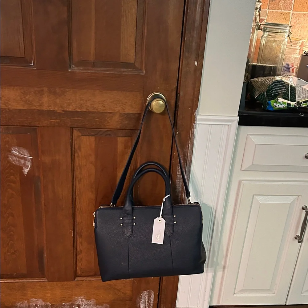 Elegant. Navy Leather Men's Bag